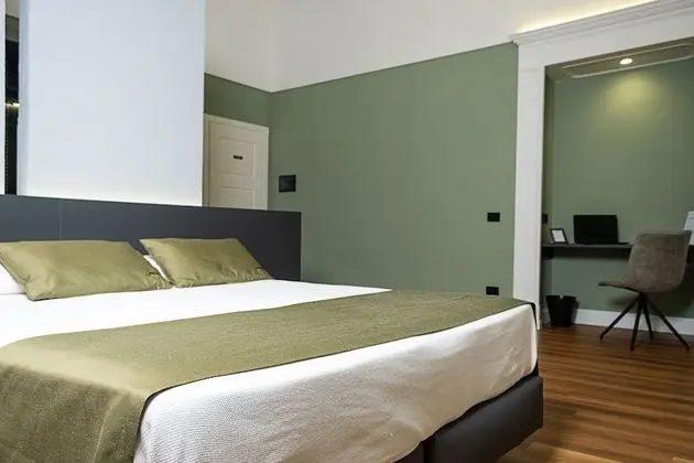 Design Tek Büyük veya İki Ayrı Yataklı Oda, Balkon (2)