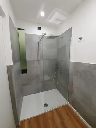 Design Tek Büyük veya İki Ayrı Yataklı Oda, Balkon (2)