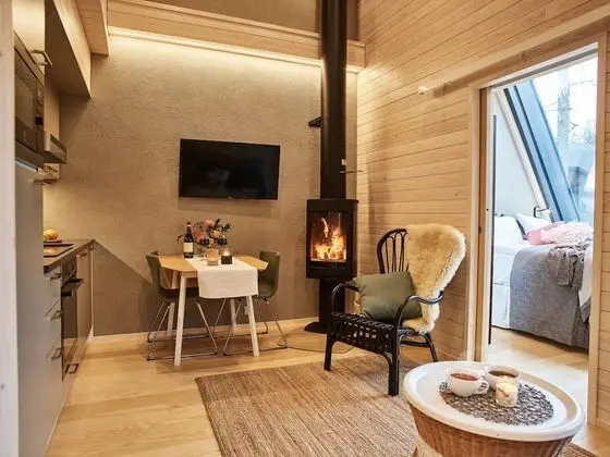 Aurora Honeymoon Suite
