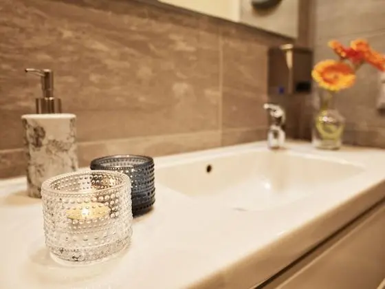 Aurora Honeymoon Suite