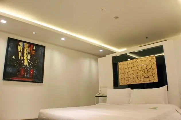 1 Bedroom Deluxe Suite