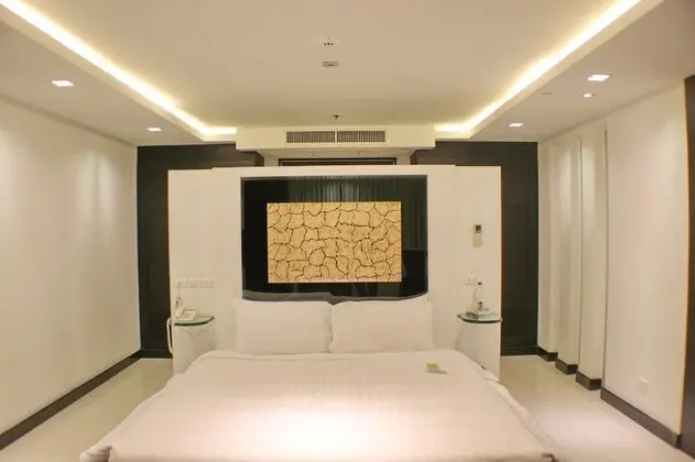 1 Bedroom Deluxe Suite
