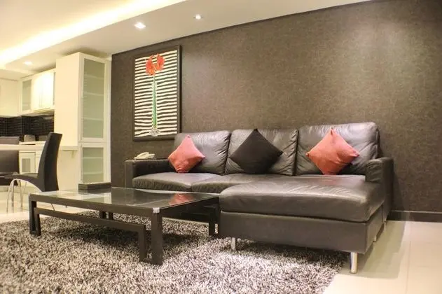 1 Bedroom Deluxe Suite