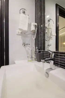 1 Bedroom Deluxe Suite
