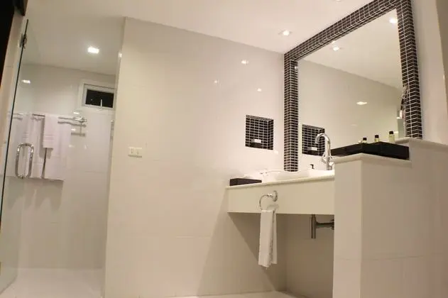 1 Bedroom Deluxe Suite
