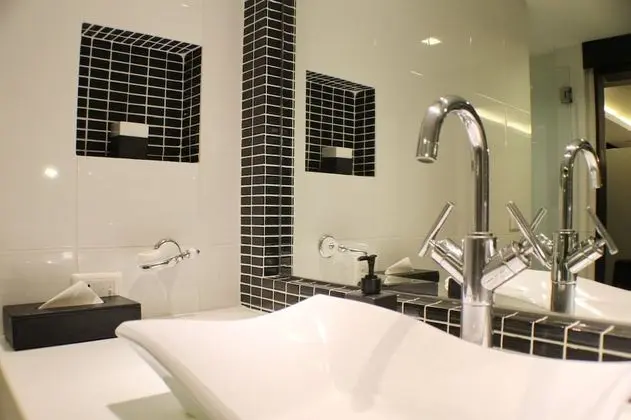 1 Bedroom Deluxe Suite