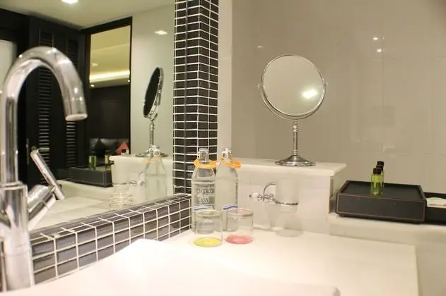 1 Bedroom Deluxe Suite