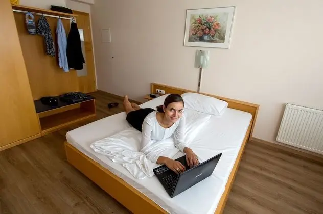 Economy Tek Büyük Yataklı Oda