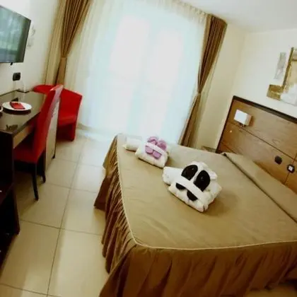 Tek Büyük veya İki Ayrı Yataklı Oda, Balkon