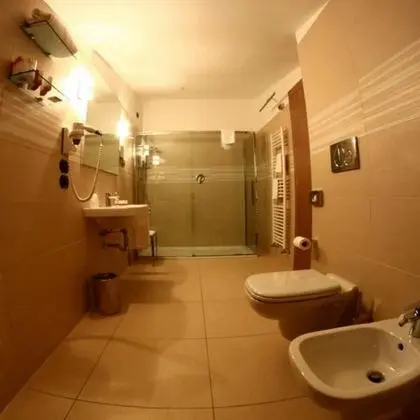 Tek Büyük veya İki Ayrı Yataklı Oda, Balkon