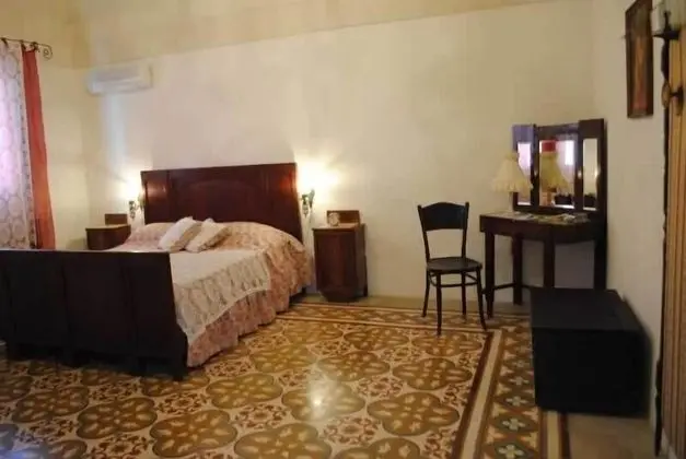 Üç Kişilik Oda (940)