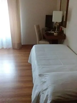 Üç Kişilik Oda