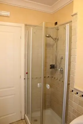 Standard Büyük Yataklı Tek Kişilik Oda