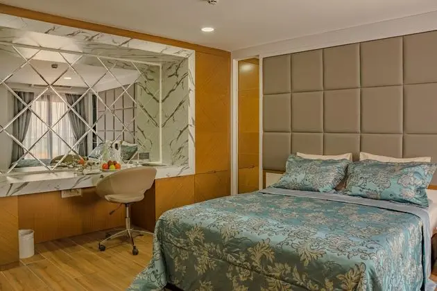 Şehir Manzaralı Aile Odası