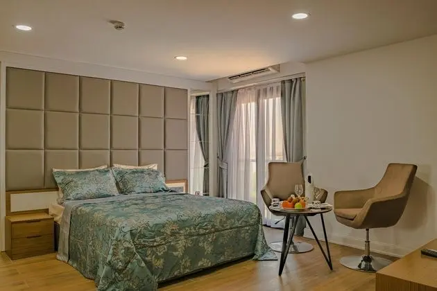 https://images.etstur.com/files/images/hotelImages/CYB/215689/l/Novel-Center-Point-Hotel-Oda-325676.jpg
