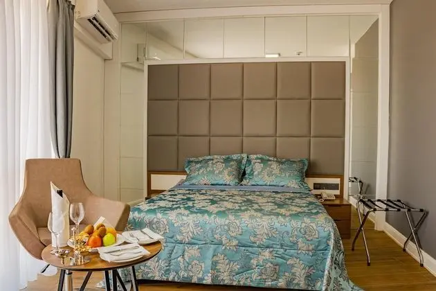 https://images.etstur.com/files/images/hotelImages/CYB/215689/l/Novel-Center-Point-Hotel-Oda-325686.jpg
