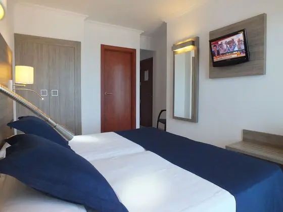 Standard Tek Büyük veya İki Ayrı Yataklı Oda, Deniz Manzaralı