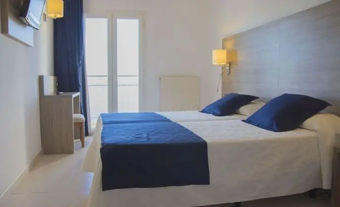 Standard Tek Büyük veya İki Ayrı Yataklı Oda, Deniz Manzaralı