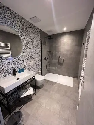 Tek Büyük veya İki Ayrı Yataklı Oda