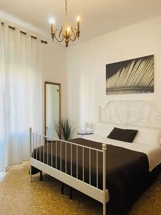 Büyük Yataklı Tek Kişilik Oda, 1 Çift Kişilik Yatak, Ortak Banyo