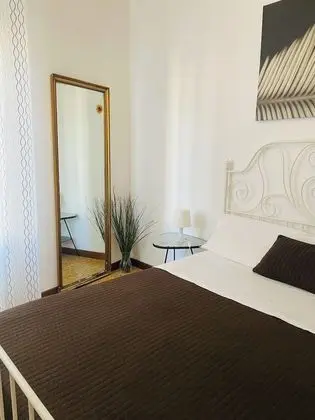 Tek Büyük Yataklı Oda, Ortak Banyo