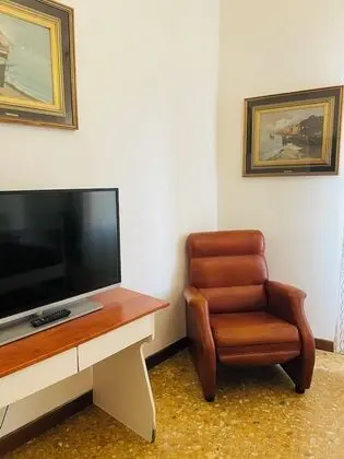 Tek Büyük Yataklı Oda, Ortak Banyo