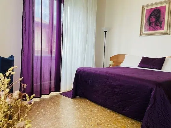 Üç Kişilik Oda, Ortak Banyo