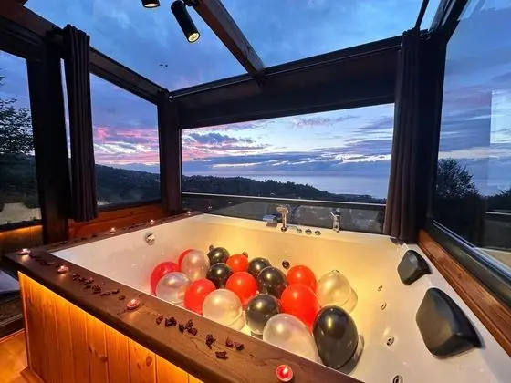 Deluxe Villa, Doğa Manzaralı, Şömineli ve Jakuzili