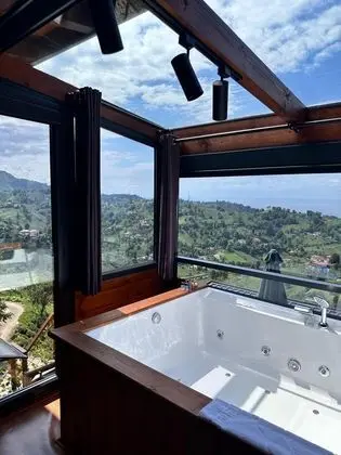 Deluxe Villa, Doğa Manzaralı, Şömineli ve Jakuzili