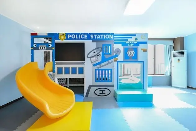 Family Tek Büyük Yataklı Oda (Family Kids Room / Run of House)