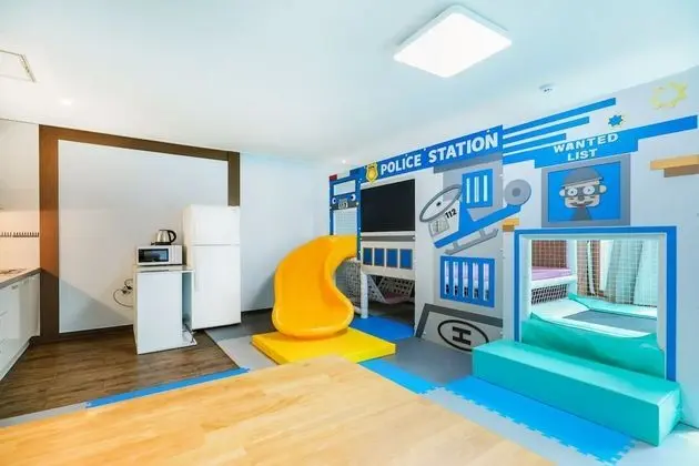 Family Tek Büyük Yataklı Oda (Family Kids Room / Run of House)
