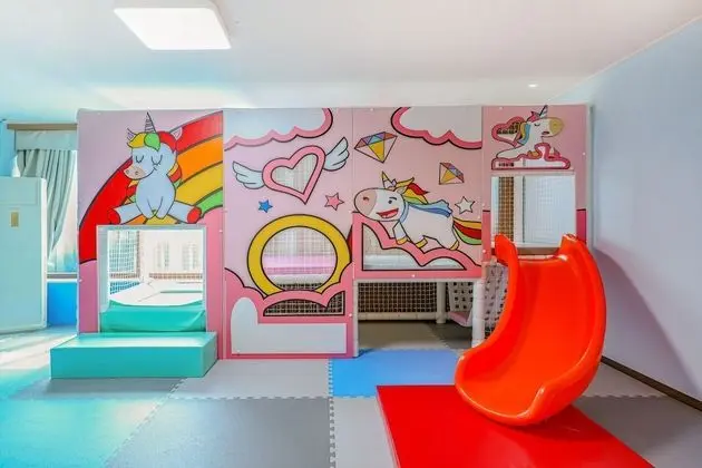 Family Tek Büyük Yataklı Oda (Family Kids Room / Run of House)