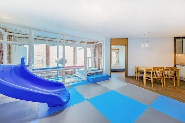 Family Tek Büyük Yataklı Oda (Family Kids Room / Run of House)