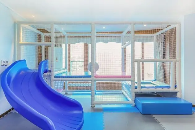 Family Tek Büyük Yataklı Oda (Family Kids Room / Run of House)