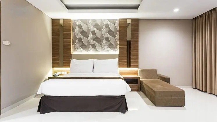 Royal Tek Büyük Yataklı Oda