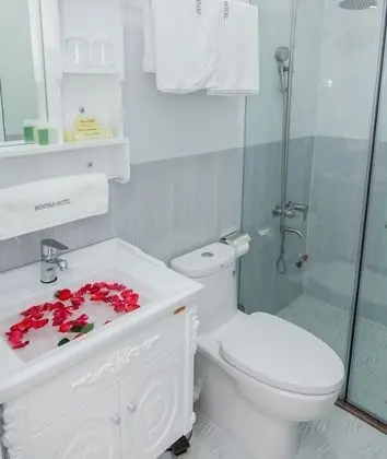 Üç Kişilik Oda