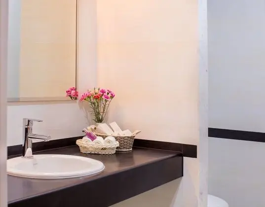 Economy Tek Büyük Yataklı Oda, 1 En Büyük (King) Boy Yatak, Balkon, Okyanus Manzaralı