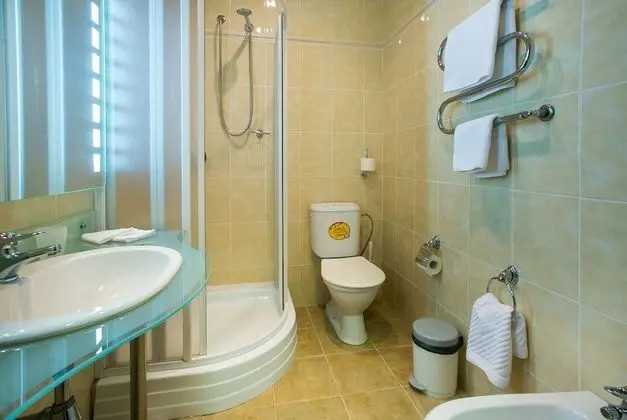 Standard Tek Büyük Yataklı Oda