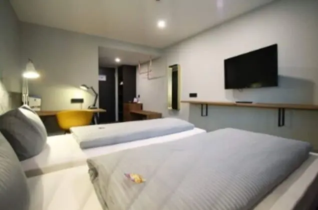 Comfort Tek Büyük veya İki Ayrı Yataklı Oda