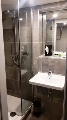 Comfort Tek Büyük veya İki Ayrı Yataklı Oda