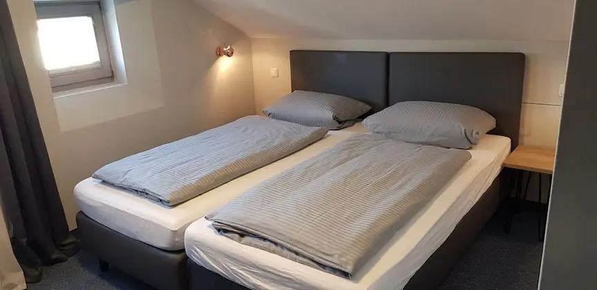 Basic Tek Büyük Yataklı Oda