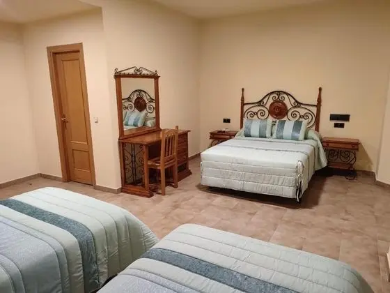 Basic Üç Kişilik Oda