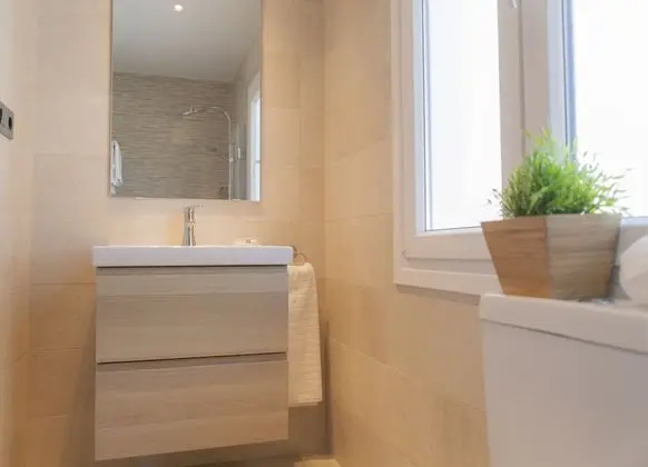 Tek Büyük Yataklı Oda, Balkon