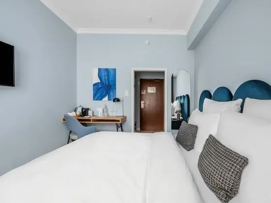 Deluxe Tek Büyük Yataklı Oda