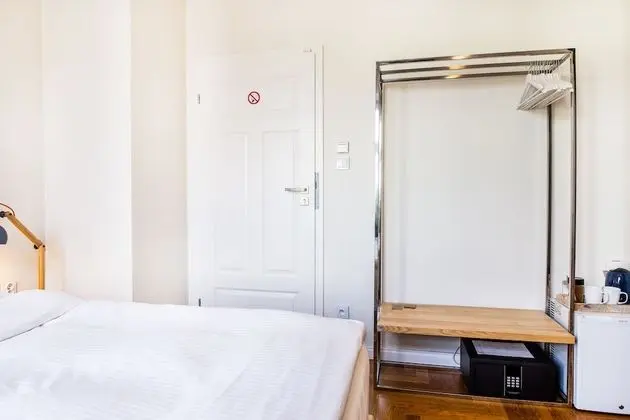 Classic Tek Büyük Yataklı Oda