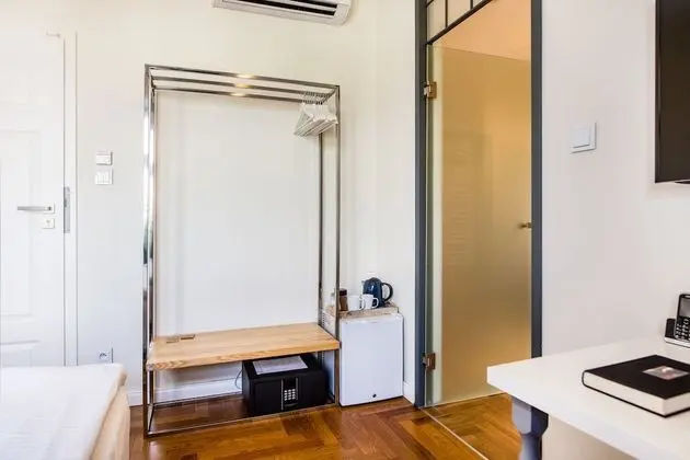 Classic Tek Büyük Yataklı Oda