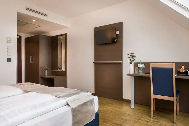 Standard Tek Büyük veya İki Ayrı Yataklı Oda