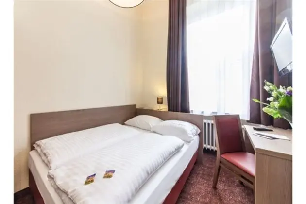 Çift ​​kişilik Queen Size Bed