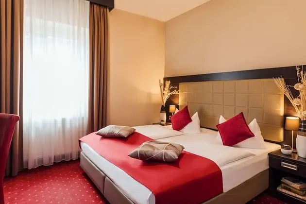 Comfort Tek Büyük Yataklı Oda, Avlu Manzaralı