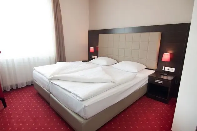 Comfort Tek Büyük Yataklı Oda, Avlu Manzaralı